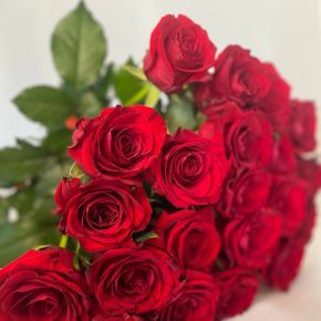 Букет червоних троянд